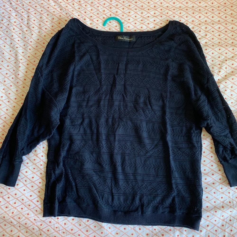 Dark blue top, 3/4 sleeves
